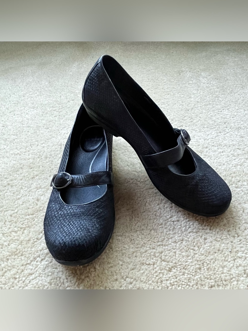 Dansko Women’s Black Leather Faux Snakeskin Mary Jane Flats - Size 40 - VGUC